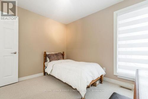 279 Anne Street N, Barrie (Sunnidale), ON - Indoor Photo Showing Bedroom