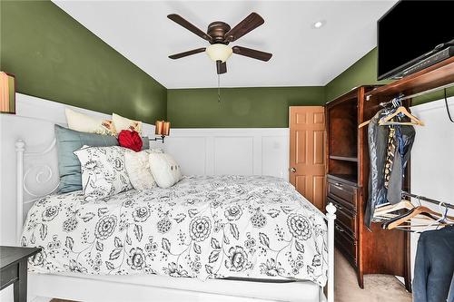 296 Julian Avenue, Hamilton, ON - Indoor Photo Showing Bedroom