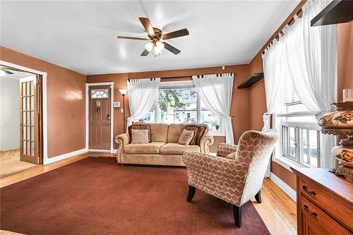 296 Julian Avenue, Hamilton, ON - Indoor Photo Showing Living Room