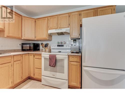 6909 Manning Place Unit# 2, Vernon, BC - Indoor Photo Showing Kitchen