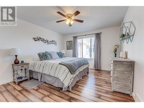 6909 Manning Place Unit# 2, Vernon, BC - Indoor Photo Showing Bedroom