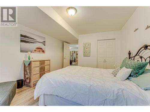 6909 Manning Place Unit# 2, Vernon, BC - Indoor Photo Showing Bedroom