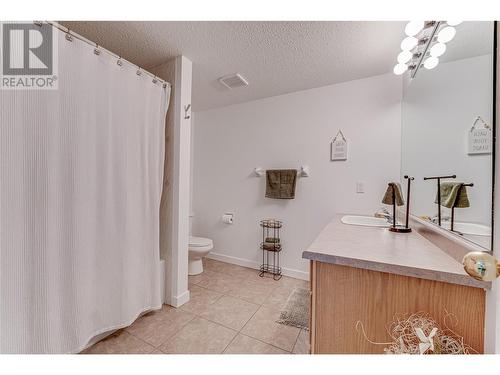 6909 Manning Place Unit# 2, Vernon, BC - Indoor Photo Showing Bathroom