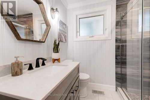 5240 Meadowhill Road, Burlington (Appleby), ON - Indoor Photo Showing Bathroom