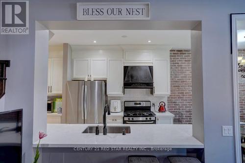 15 Tokara Avenue, Caledon, ON - Indoor Photo Showing Kitchen