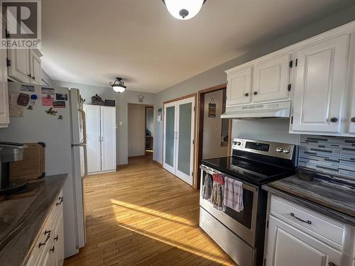 9220 89 Street, Fort St. John, BC - Indoor Photo Showing Kitchen