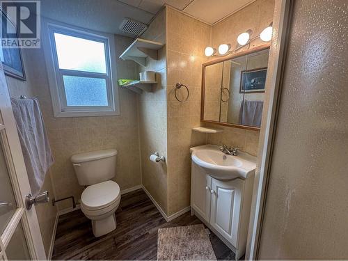 9220 89 Street, Fort St. John, BC - Indoor Photo Showing Bathroom