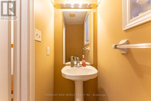 61 Vine Cliff Boulevard, Markham, ON - Indoor Photo Showing Bathroom