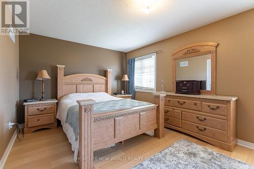 61 Vine Cliff Boulevard, Markham, ON - Indoor Photo Showing Bedroom