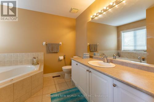 61 Vine Cliff Boulevard, Markham, ON - Indoor Photo Showing Bathroom