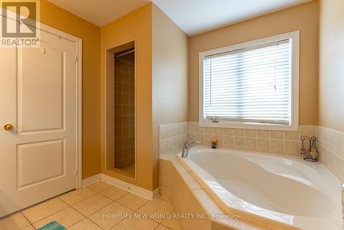 61 Vine Cliff Boulevard, Markham, ON - Indoor Photo Showing Bathroom