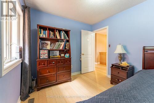 61 Vine Cliff Boulevard, Markham, ON - Indoor Photo Showing Bedroom