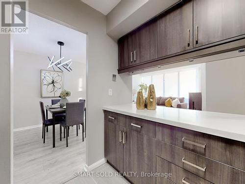 510 - 40 Bay Mills Boulevard, Toronto (Tam O'Shanter-Sullivan), ON - Indoor Photo Showing Kitchen