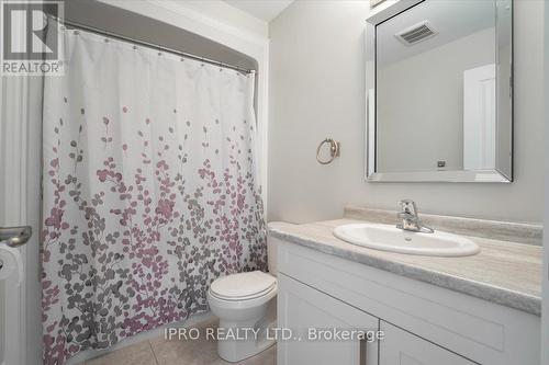 7739 Shaw Street, Niagara Falls, ON - Indoor Photo Showing Bathroom