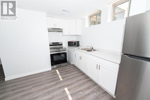 Bsmt - 90 Arnold Crescent, New Tecumseth, ON - Indoor Photo Showing Kitchen With Double Sink