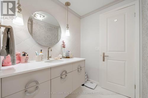 806 - 2045 Lake Shore Boulevard, Toronto (Mimico), ON - Indoor Photo Showing Bathroom