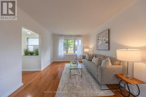 17 Savarin Street, Toronto (Eglinton East), ON - Indoor Photo Showing Living Room