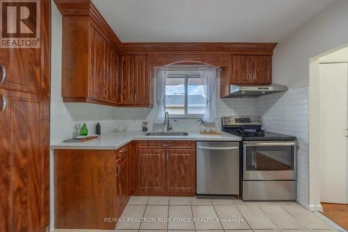 17 Savarin Street, Toronto (Eglinton East), ON - Indoor Photo Showing Kitchen