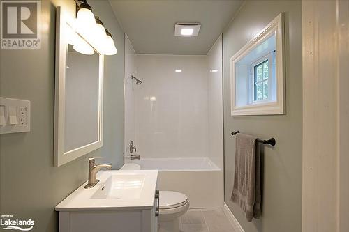 Main Floor Bathroom - 3010 Matchedash Street, Severn, ON - Indoor Photo Showing Bathroom