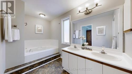 1610 Amberlea Road, Pickering, ON - Indoor Photo Showing Bathroom