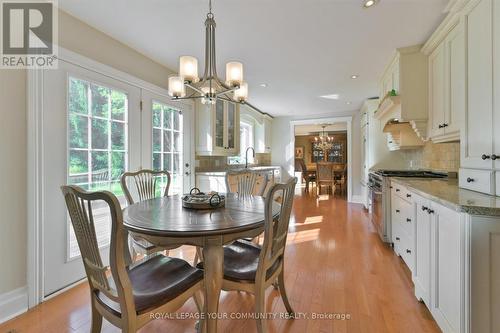 7 Skyview Lane, Aurora, ON - Indoor Photo Showing Dining Room