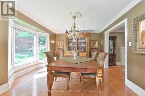 7 Skyview Lane, Aurora, ON - Indoor Photo Showing Dining Room