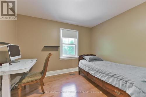 7 Skyview Lane, Aurora, ON - Indoor Photo Showing Bedroom