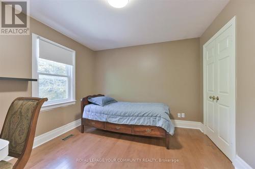 7 Skyview Lane, Aurora, ON - Indoor Photo Showing Bedroom