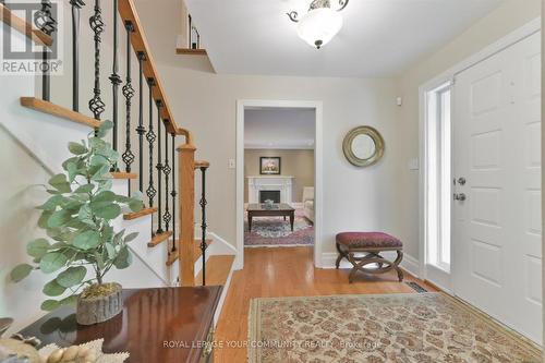 7 Skyview Lane, Aurora, ON - Indoor Photo Showing Other Room