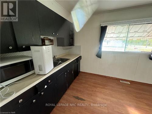 5774 Ramsey Road, Niagara Falls, ON - Indoor Photo Showing Kitchen