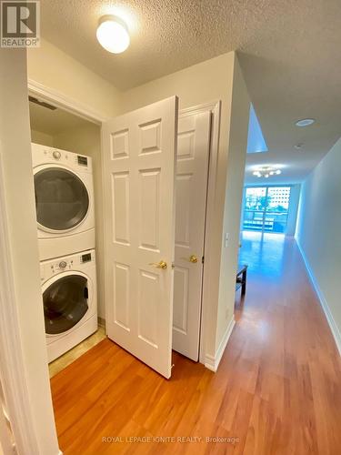 602 - 30 Grand Trunk Crescent, Toronto (Waterfront Communities), ON - Indoor Photo Showing Laundry Room