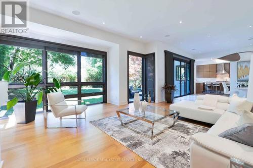 12 York Road, Toronto (Bridle Path-Sunnybrook-York Mills), ON - Indoor Photo Showing Living Room