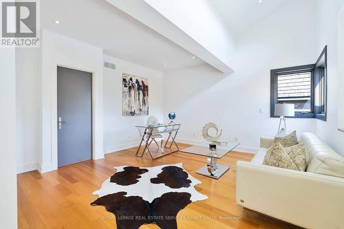 12 York Road, Toronto (Bridle Path-Sunnybrook-York Mills), ON - Indoor Photo Showing Living Room