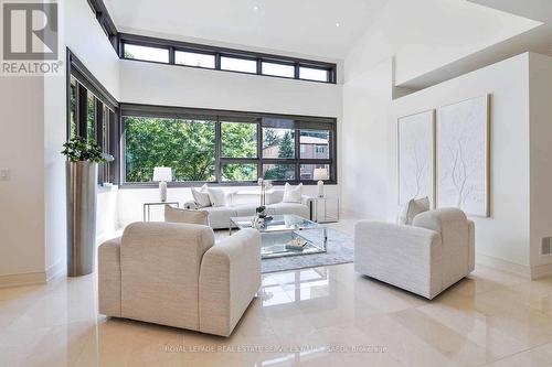 12 York Road, Toronto, ON - Indoor Photo Showing Living Room