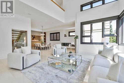 12 York Road, Toronto, ON - Indoor Photo Showing Living Room