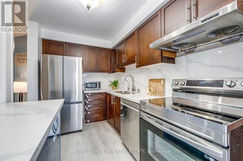 3865 Allcroft Road, Mississauga (Lisgar), ON - Indoor Photo Showing Kitchen With Double Sink