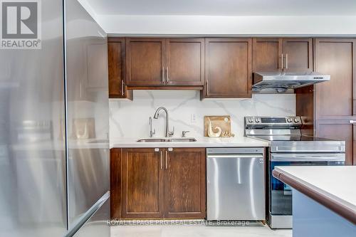 3865 Allcroft Road, Mississauga (Lisgar), ON - Indoor Photo Showing Kitchen With Double Sink