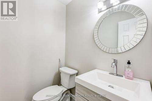 4590 Bay Villa Avenue, Mississauga, ON - Indoor Photo Showing Bathroom