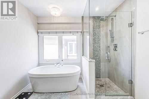 4590 Bay Villa Avenue, Mississauga, ON - Indoor Photo Showing Bathroom