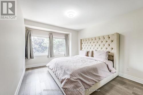 4590 Bay Villa Avenue, Mississauga, ON - Indoor Photo Showing Bedroom