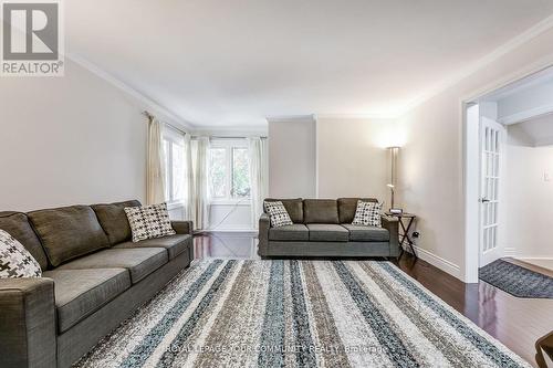 4590 Bay Villa Avenue, Mississauga, ON - Indoor Photo Showing Living Room