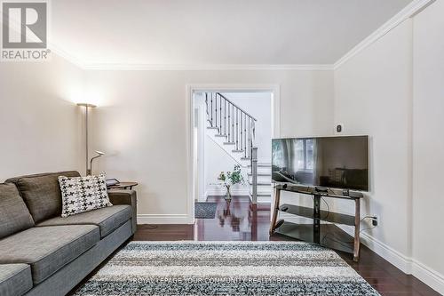 4590 Bay Villa Avenue, Mississauga, ON - Indoor Photo Showing Living Room