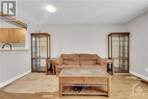 1250 Mcwatters Road Unit#11, Ottawa, ON - Indoor Photo Showing Living Room