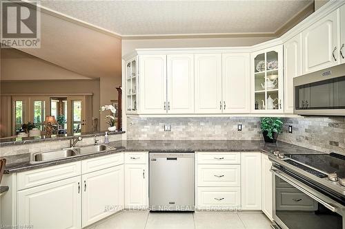 56 Timmsdale Crescent, Pelham, ON - Indoor Photo Showing Kitchen With Double Sink