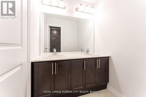 914 Sobeski Avenue, Woodstock, ON - Indoor Photo Showing Bathroom