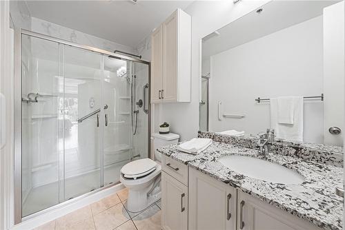 34 Plains Road E|Unit #208, Burlington, ON - Indoor Photo Showing Bathroom