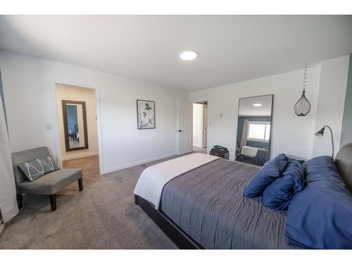 526 20Th Avenue S, Cranbrook, BC - Indoor Photo Showing Bedroom