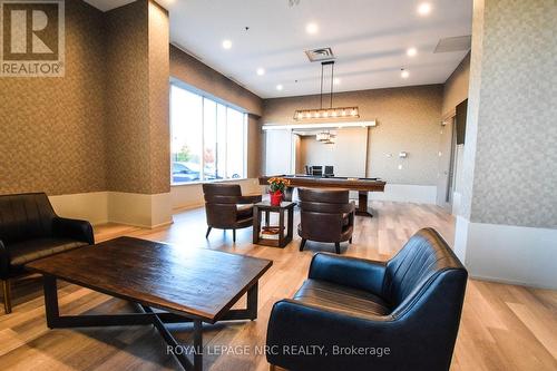 1307 - 550 North Service Road, Grimsby (Grimsby Beach), ON - Indoor Photo Showing Living Room