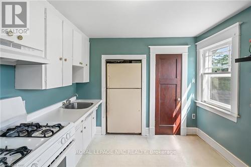 290 Division Street, Welland, ON - Indoor Photo Showing Kitchen