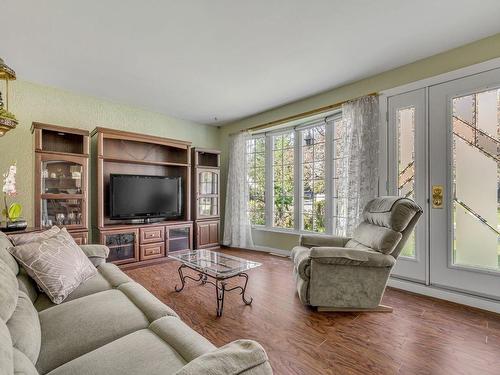 Salon - 7344 Av. Des Picas, Québec (Charlesbourg), QC - Indoor Photo Showing Living Room